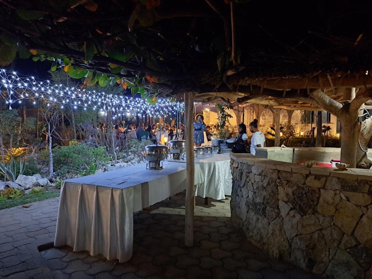 Aux 2 Metis Hotel Toliara Luaran gambar